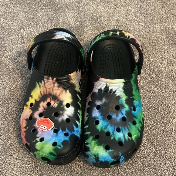 Black tye-dye crocs, wmns 11 men’s 9, 1 jibbit - Picture 3 of 4